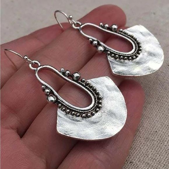 Boho festival silver tone vintage style earrings - Picture 4 of 5